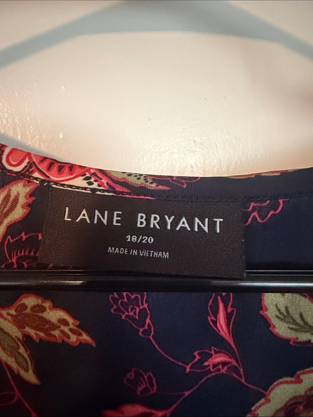 Lane Bryant Navy Floral Short-Sleeve Tunic with Red and Pink Blossoms - Picture 2 of 4